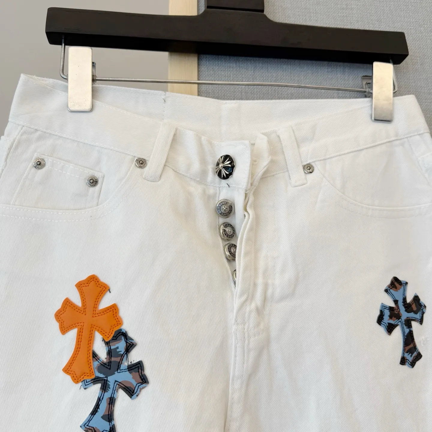 P240 model number: D330 Chrome Hearts Chrome Hearts straight casual white leather jeans SIZE #28-34